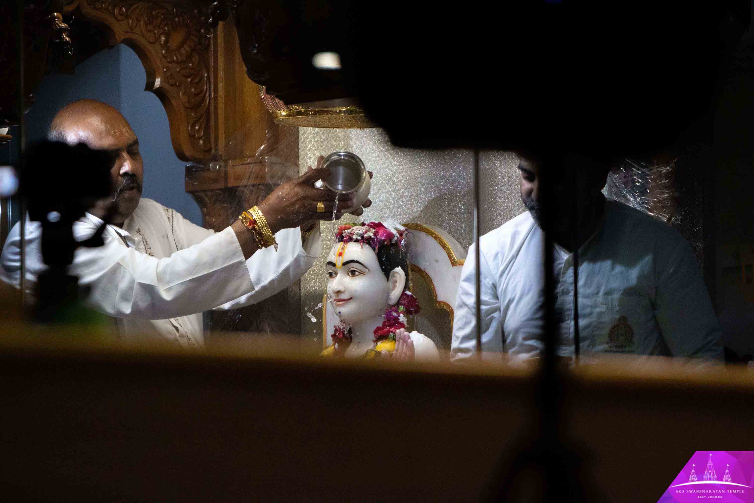 ©1987-2017 SKS Swaminarayan Temple East London